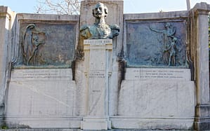 Monumento a Costantino Nigra a Villa Castelnuovo